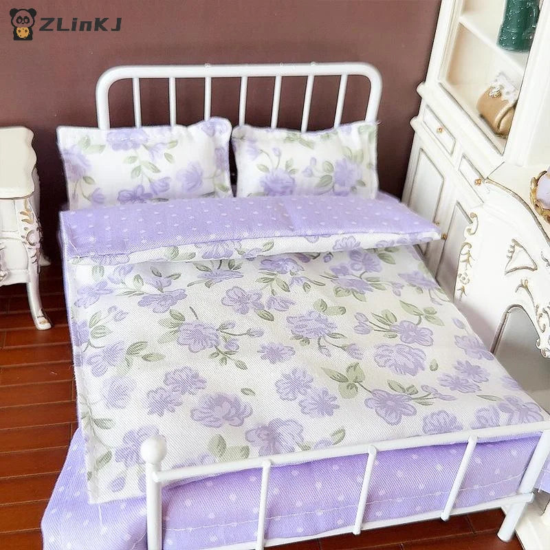 ▶1/12 Dollhouse Miniature Bed Four Piece Bed Set Bed Sheet Quilt Pillow Quilt Cover Bedding Set Doll Bedroom Decoration Toy Zpaxo