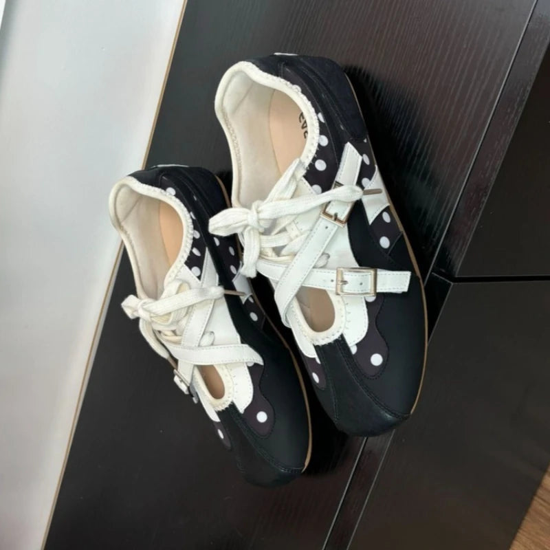 Women's Comfortable Round Toe Cross Buckle Strap Embellishment Zpaxo
