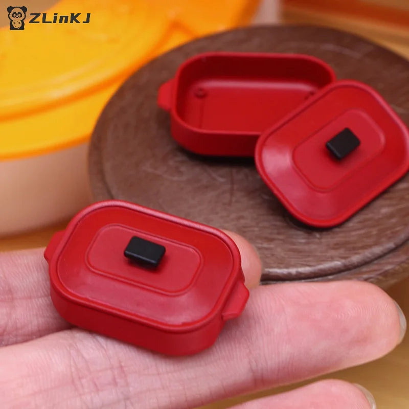 ▶1Pc Mini Red Simulation Cooking Pot Model Dollhouse Kitchen Decoration Miniature Food Play Scene Prop Zpaxo