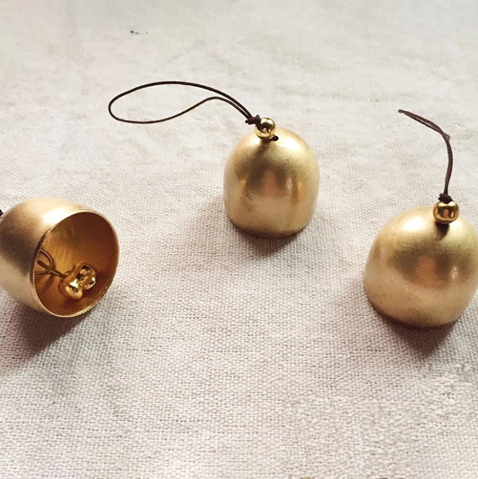 10-Pack Brass Jingle Bells – Christmas DIY Craft & Decor Craft Bell Set Zpaxo