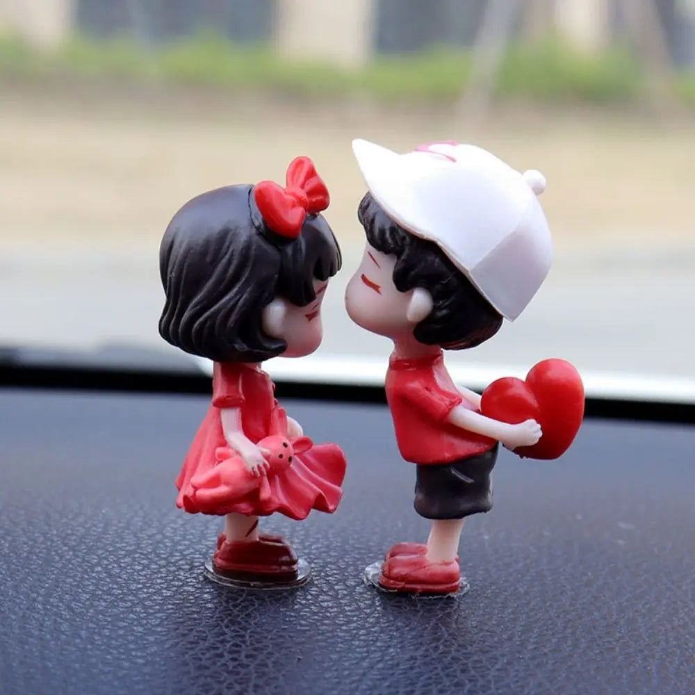 Home Decor Car Ornaments Resin Cartoon Cartoon Couples Model Toys Creative Cute Kiss Balloon Action Figure Men and Women Zpaxo H