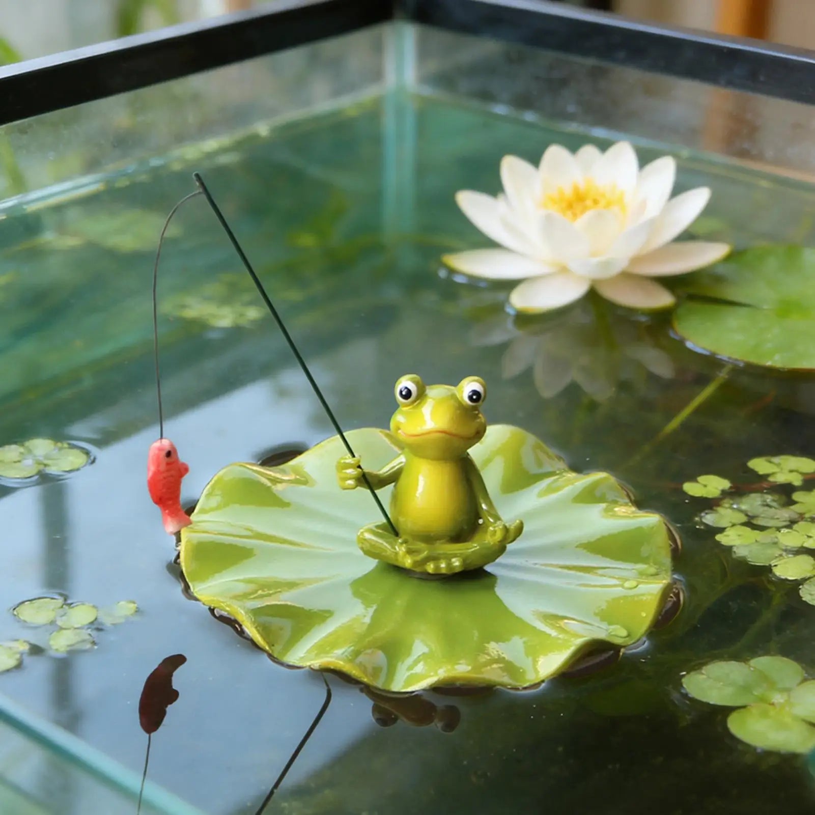 Pond Decor Waterproof Cute Realistic Frog Fishing Design Statue with Lily Pad Floating Pond Accessories for Garden Yard Patio Zpaxo