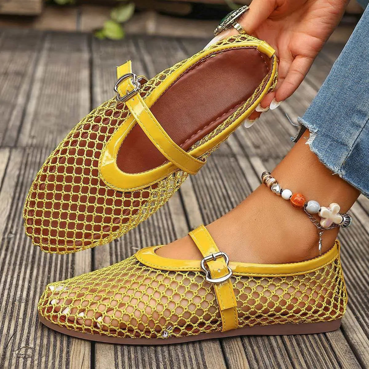 Women Sandals Mesh Breathable Flat Bottom Shoes Women Summer Large Size Hollow Out Shoes Women Comfortable Buckle Strap Sandals Zpaxo YELLOW 36