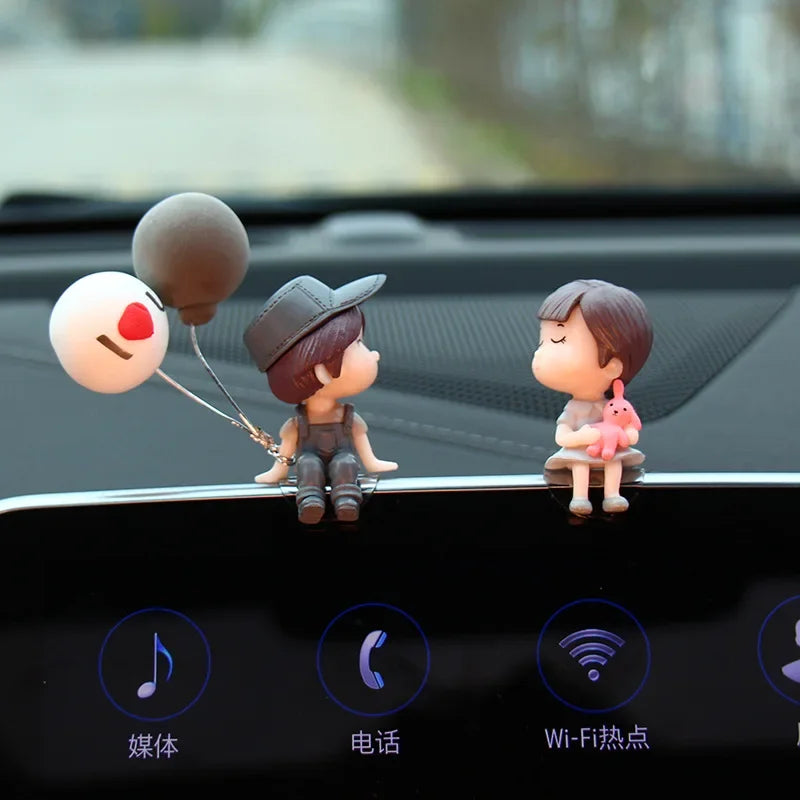 Cartoon Couple Resin Dolls – Cute Car Dashboard Decor Gift