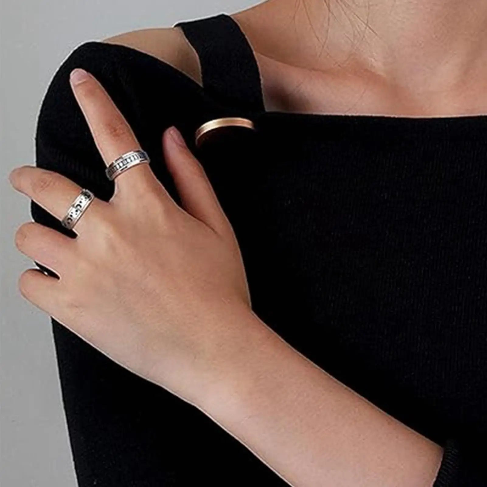 Fidget Ring Set 4-Piece Stylish Jewelry Relaxing Toy Women Fidget Rotating Rings For Party Gathering Masquerade Commuting Zpaxo