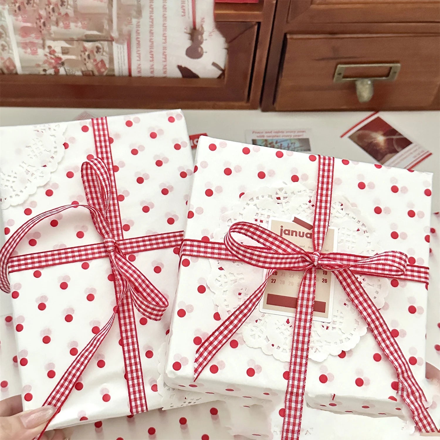 10-Pack Polka Dot Pearl Gift & Bouquet Wrapping Paper Sheets Gift Wrapping Paper Zpaxo