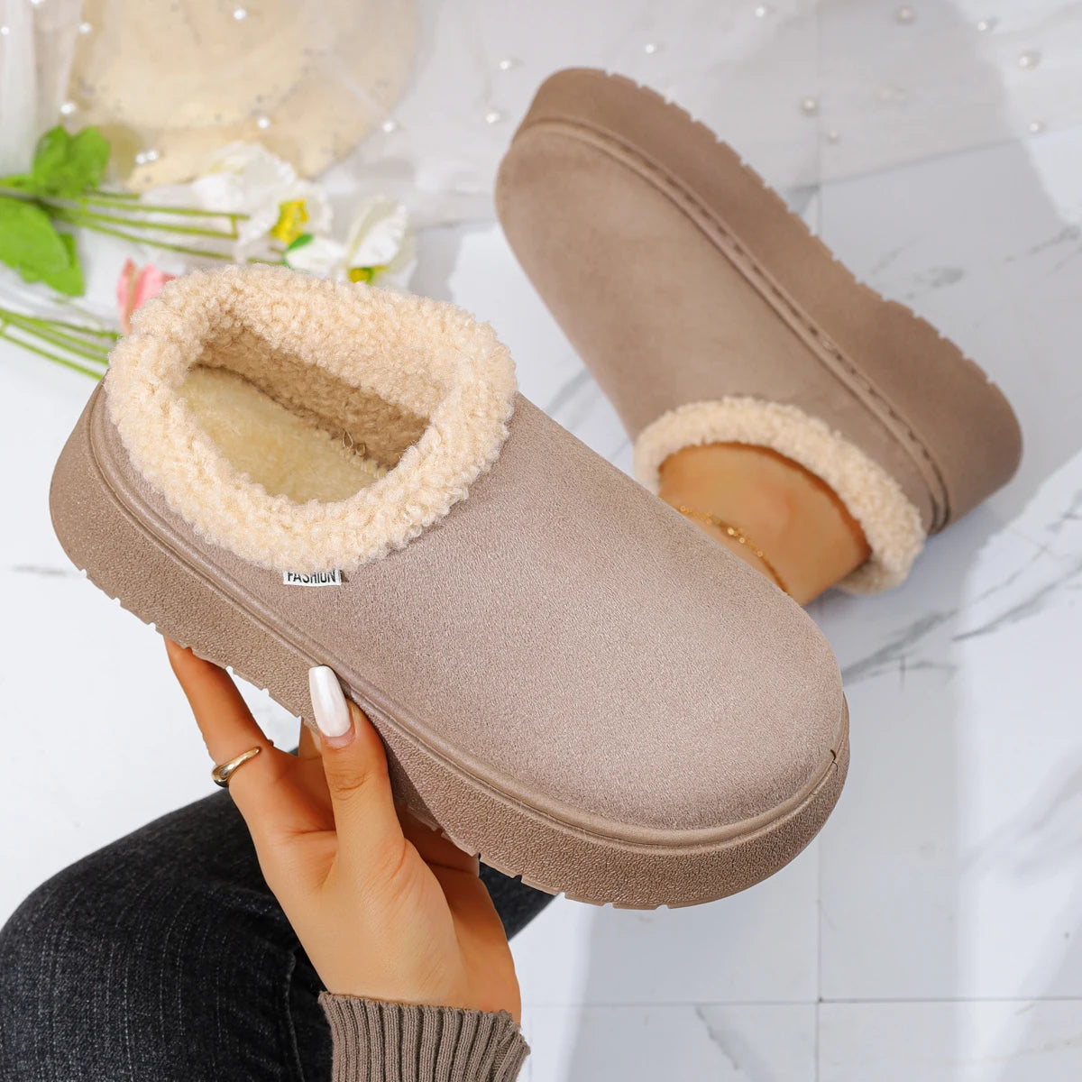 2025 new Women Ankle Boots Non Slip Plush Snow Boots Women Outdoor Warm Flat Cotton Shoes Women Winter Furry Platform Slippers Zpaxo