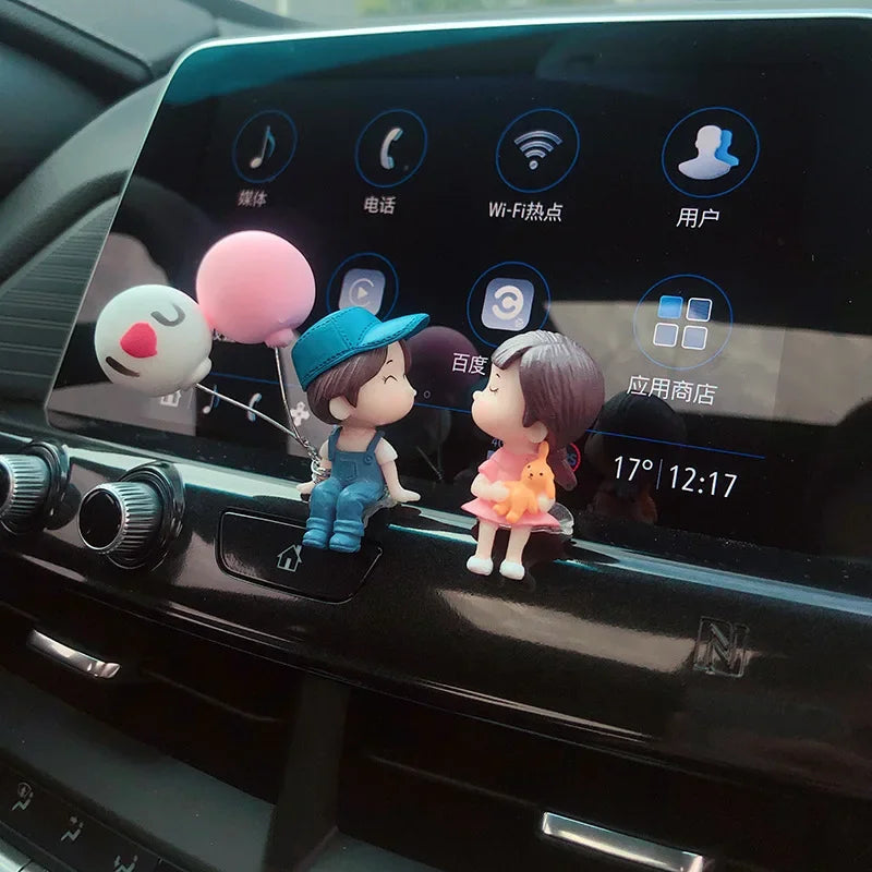 Cartoon Couple Resin Dolls – Cute Car Dashboard Decor Gift