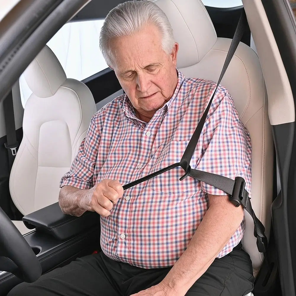 Universal Seniors Seatbelt Catcher Easy Use Convenient Grabber Senior Zpaxo
