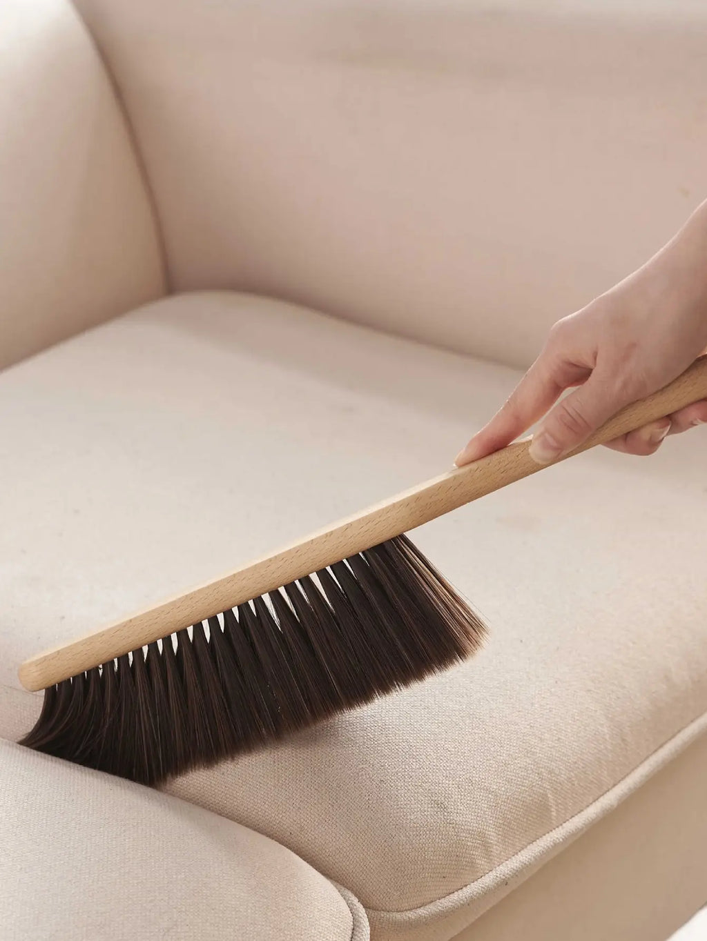 1pc Hand Broom Counter Duster With Long Wooden Handle For Home Cleaning Furniture Zpaxo