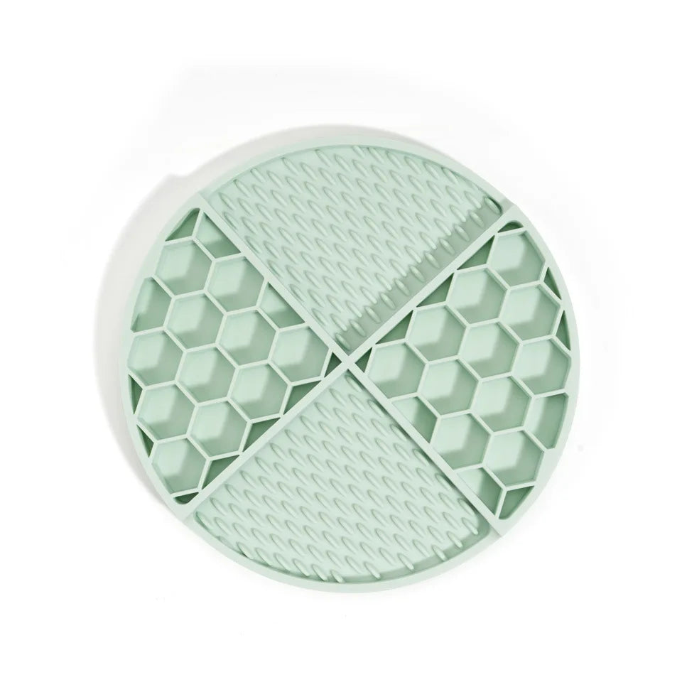 Honeycomb pet slow food bowl pet utensil slow food pad dog suction cup silicone licking pad anti choking slow dog licking pad Zpaxo light green