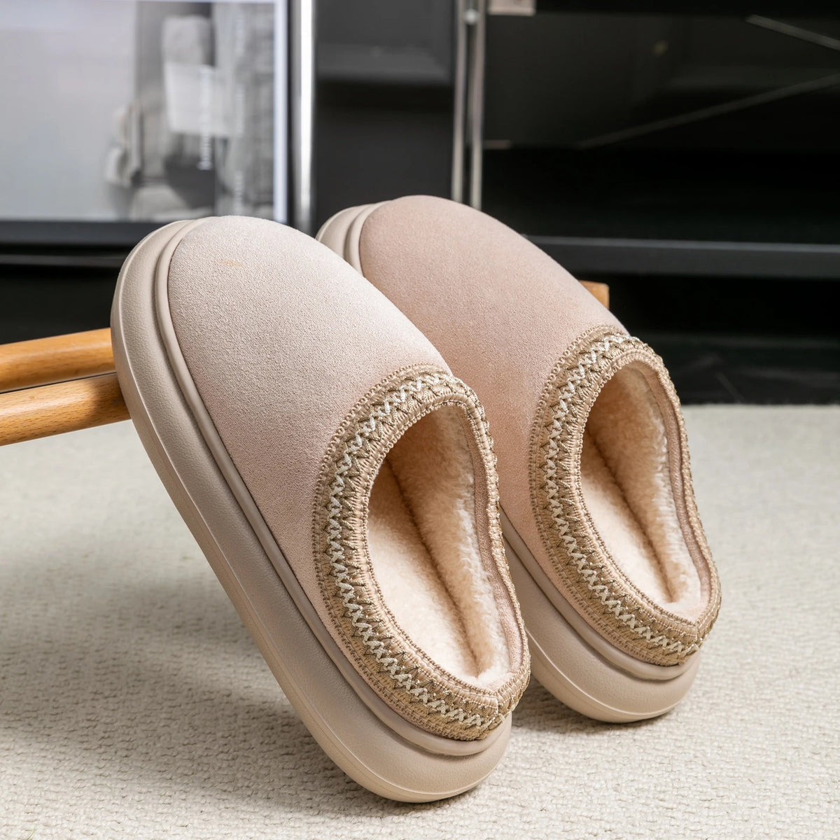 Men's Plush Slippers Winter Thick Fuzzy Indoor House Shoes Zpaxo Beige 42-43