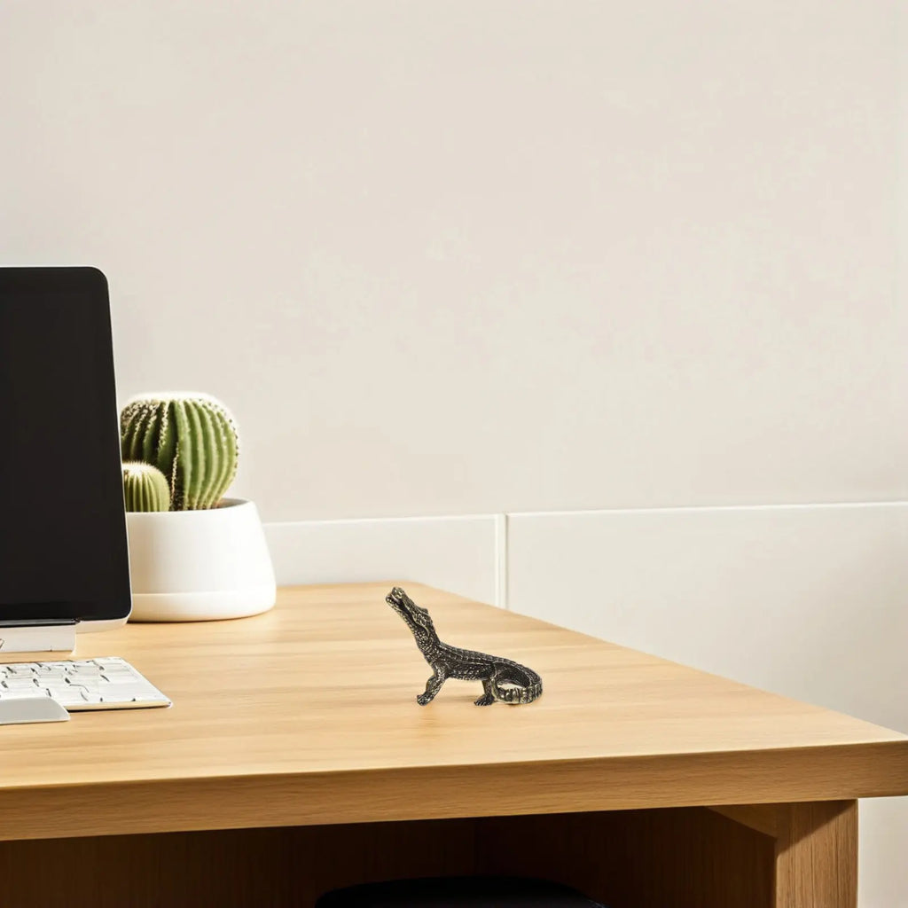 Brass Crocodile Desktop Adornment Hand-painted Smooth Sculpture Home