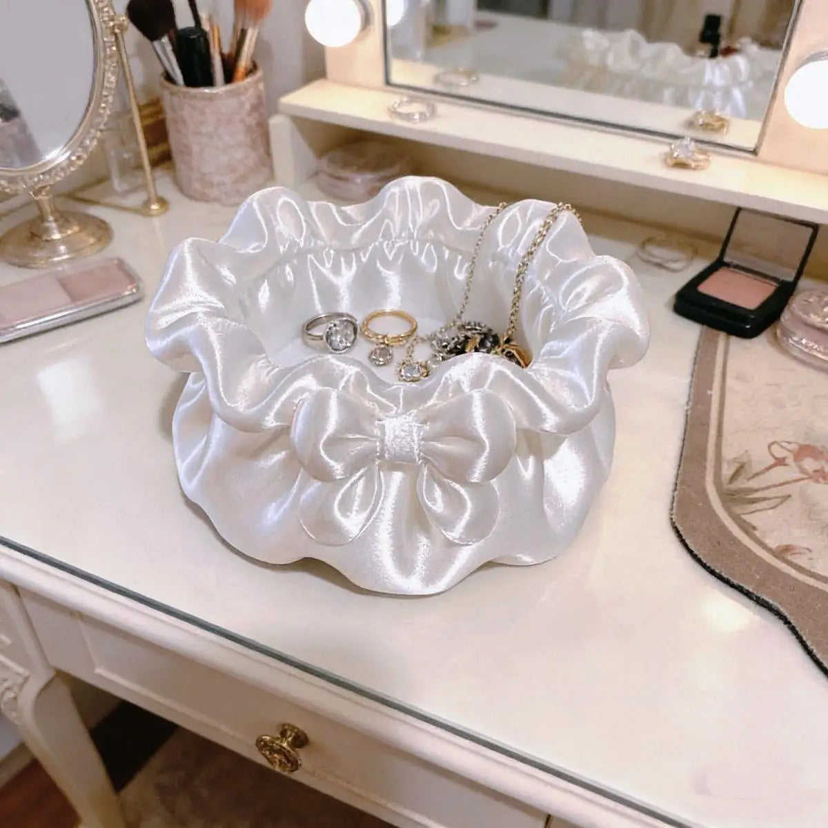 Petal-Shaped Bowknot Jewelry Organizer Box & Storage Bowl Jewelry Organizer Bowl Zpaxo White