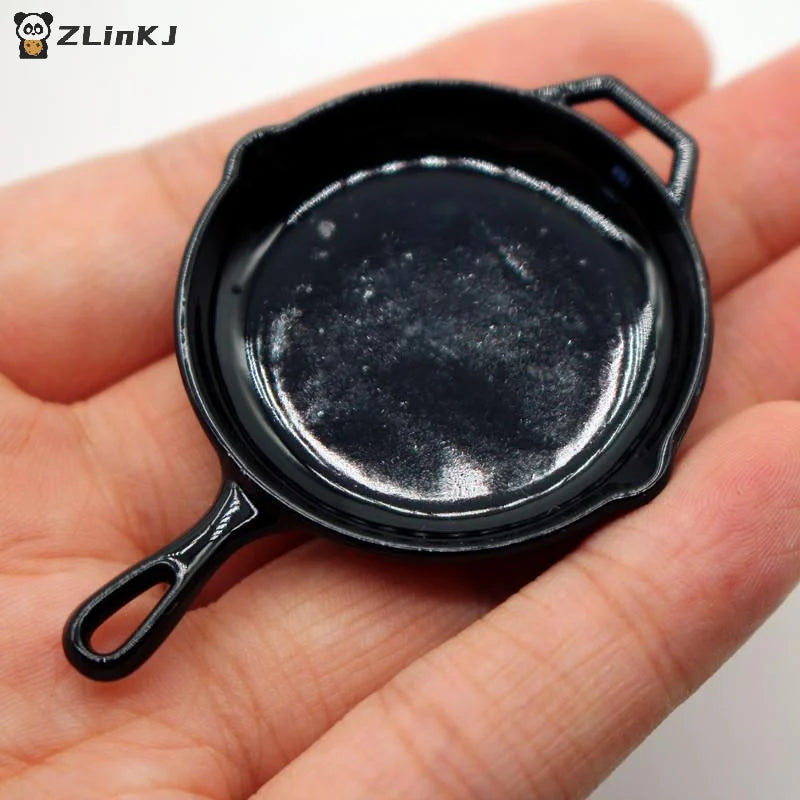 ▶1Pcs Dollhouse Mini Alloy Pan Model Simulation Miniature Ornament Toys Scene Decoration Doll House Accessories Zpaxo