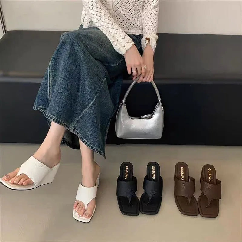 2025 Spring and Autumn New Style Slimming Slope Heel Korean Version Bare Toe Flip Flops Cool Slippers Sandals Zpaxo