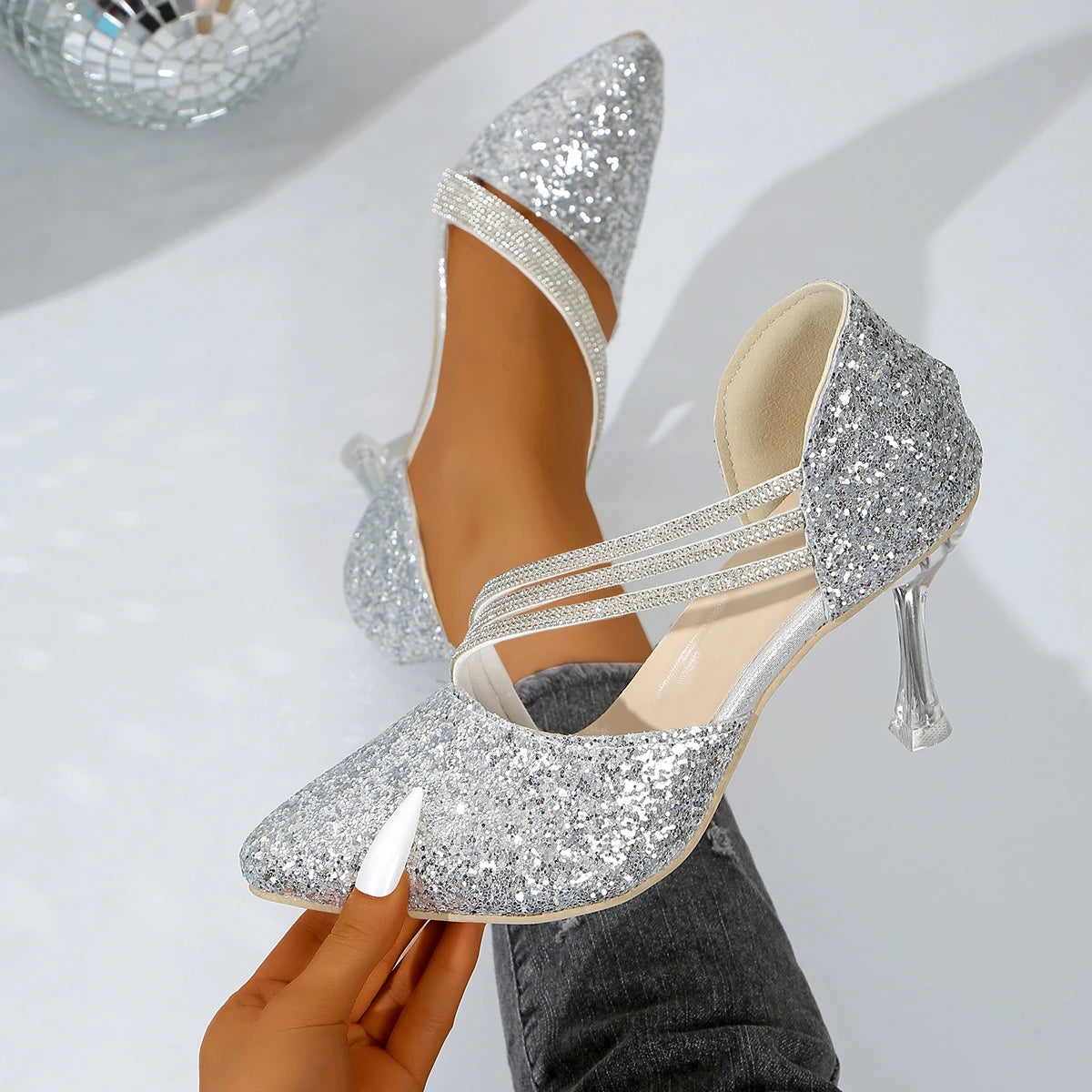 2025 Women Sandals Shiny Crystal Wedding Bridal Shoes Simple Elegant Zpaxo