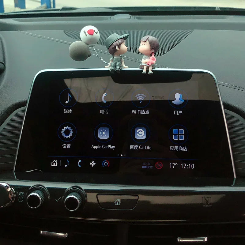 Cartoon Couple Resin Dolls – Cute Car Dashboard Decor Gift