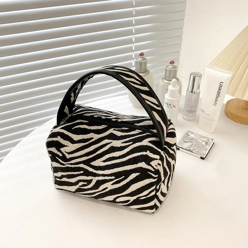 2026 Fashion Makeup Bag Panther Pattern Handbag, Casual Toilet Bag, Women's Bag, Portable Large Capacity Storage Bag Zpaxo zebra stripe
