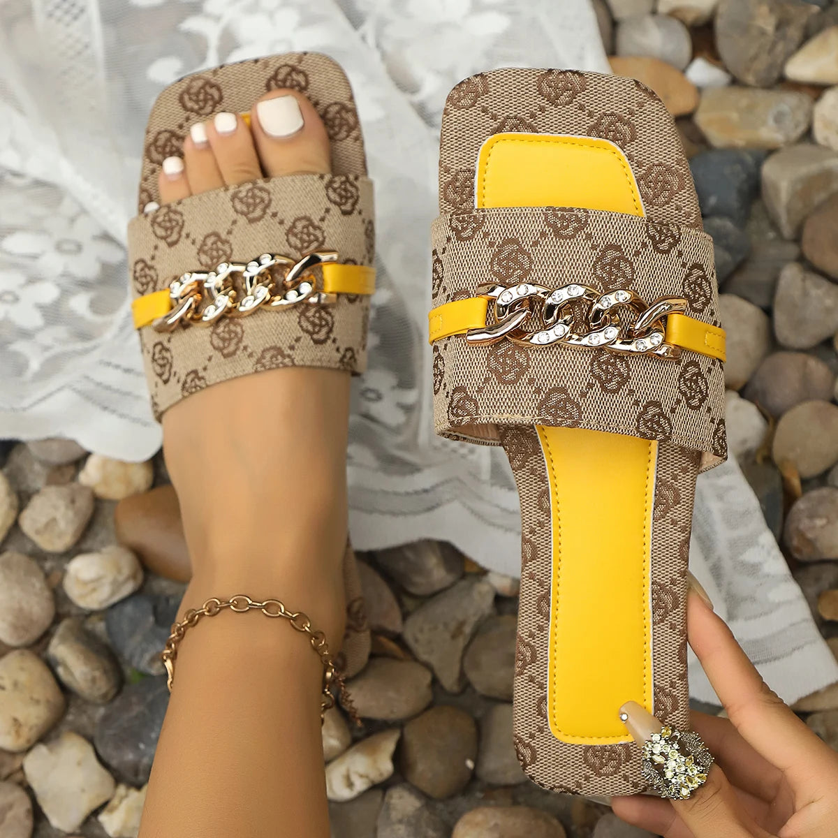 Women Slippers 2026 Summer Flat Luxury Sandals Outdoor Beach Shoes Zpaxo