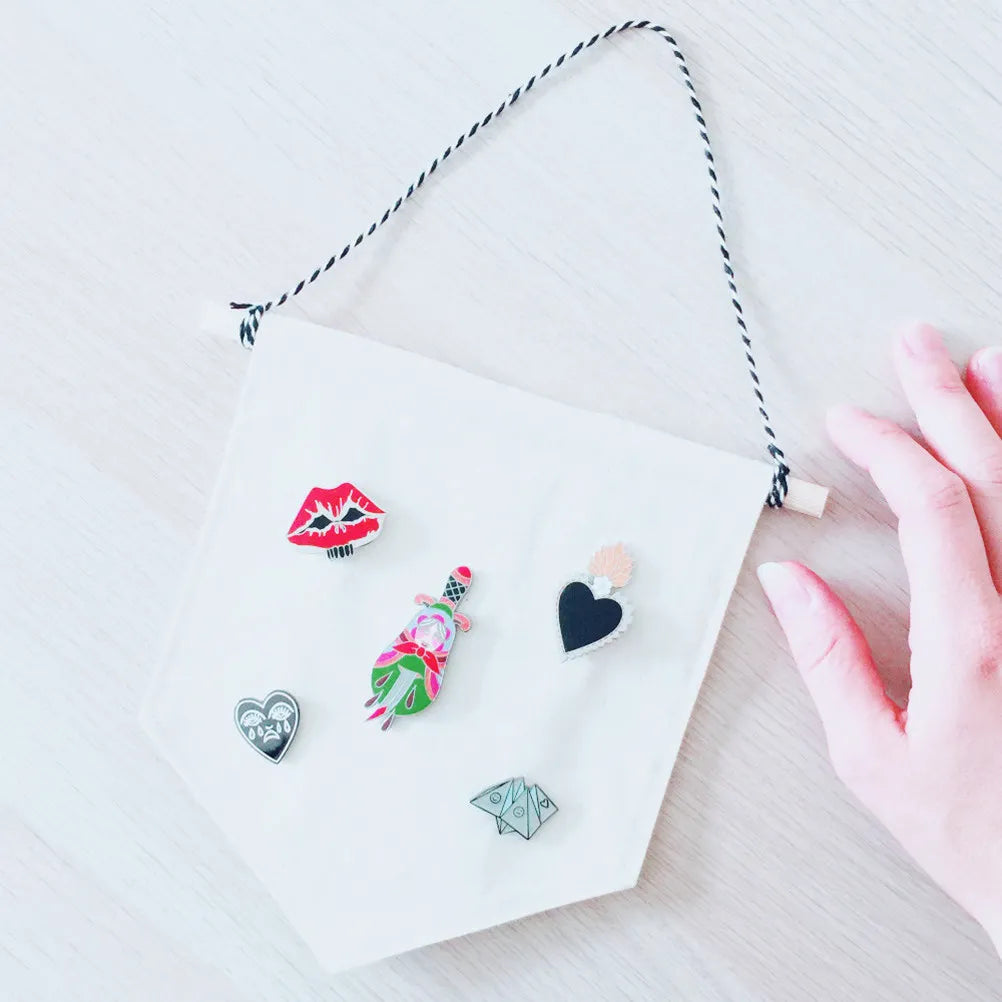 Brooch Banner Pennant Pin Display Wall Decoration Wedding Party Kids