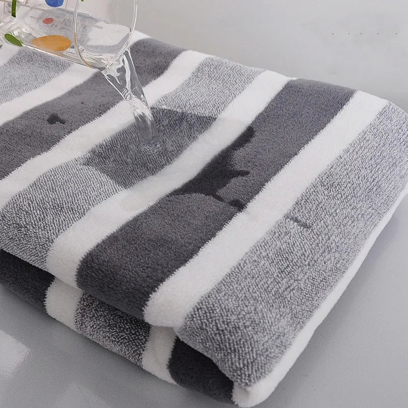 thick bath towel strong water absorption and quick drying non shedding durable Ultra Soft - very suitable for families beaches Zpaxo