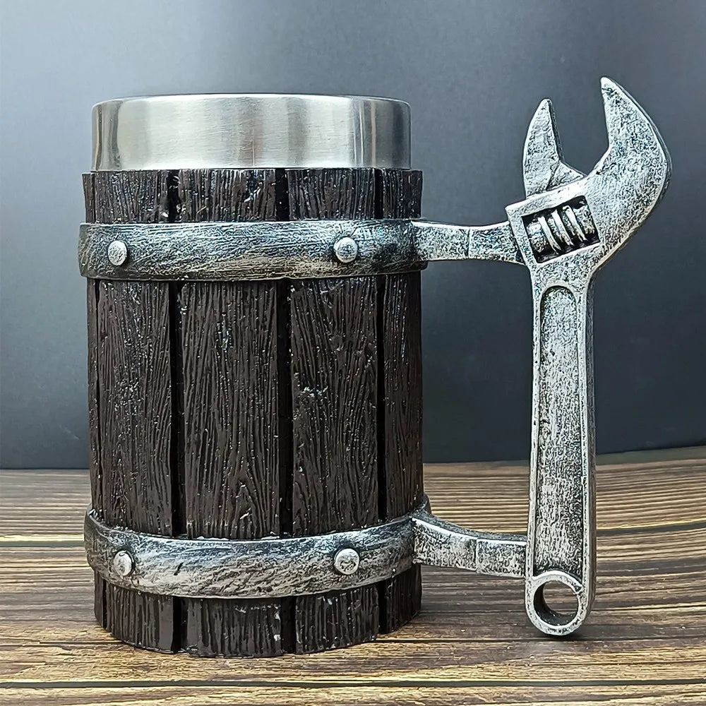 Creative Large Capacity Bar Mug Vintage Wooden Barrel Beer Cup Water Cup Personalized Imitation Wood Stainless Steel Cup Gift Zpaxo Wrench style 600ml