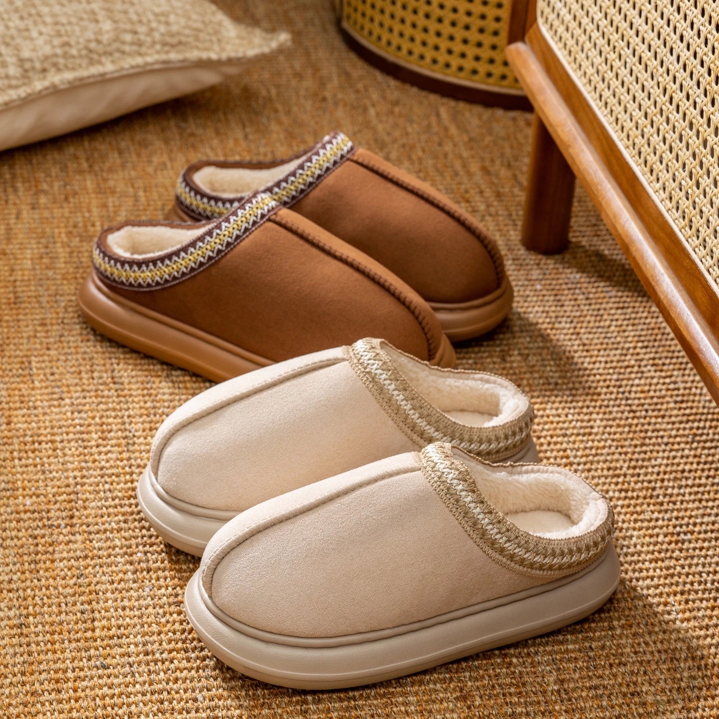 Women's Winter Slippers Plush Fuzzy House Shoes Thick Non-slip Sole