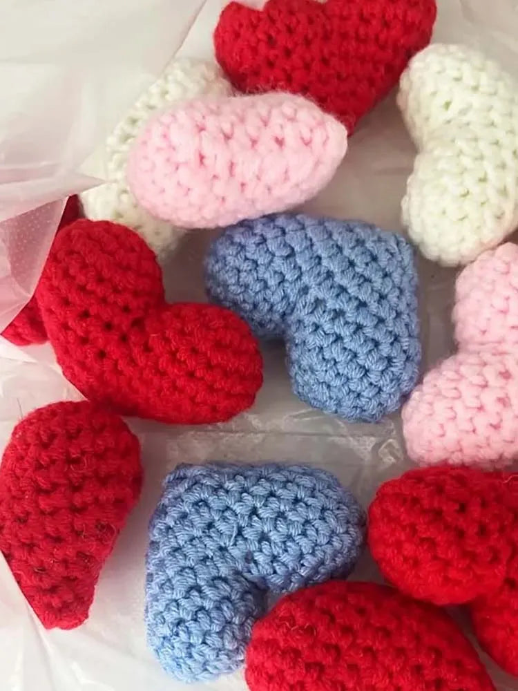 3pcs Handmade Knitted Heart Decorations Blue Red Crochet Finished Hearts for Valentine's Day Wedding Party DIY Home Decor Zpaxo
