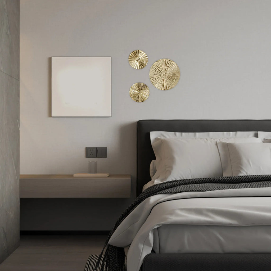 Creative Metal Wall Art Sculptures Irregular Round Golden Disc
