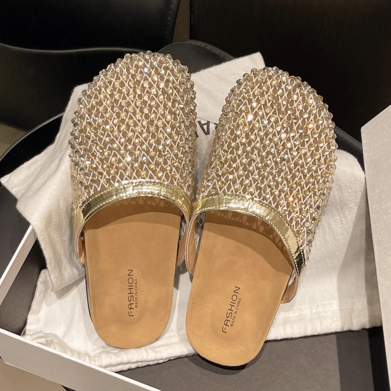 Sandals for Women's 2025 Summer New Luxury Brand Slippers Lightweight Round Head Shoes Water Diamond Flat Slides Women Sandals Zpaxo