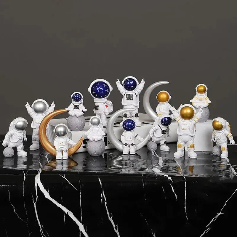 4-Piece Astronaut Figurine Space Explorer Models Educational Toys