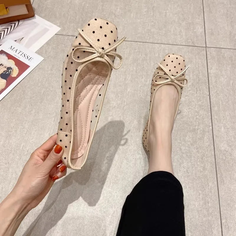 Flat Shoes for Women 2023 Spring/Summer New Women's Shoes Large Bow Mesh Square Head Wave Point Flat Heel Sandals Ladies Zpaxo