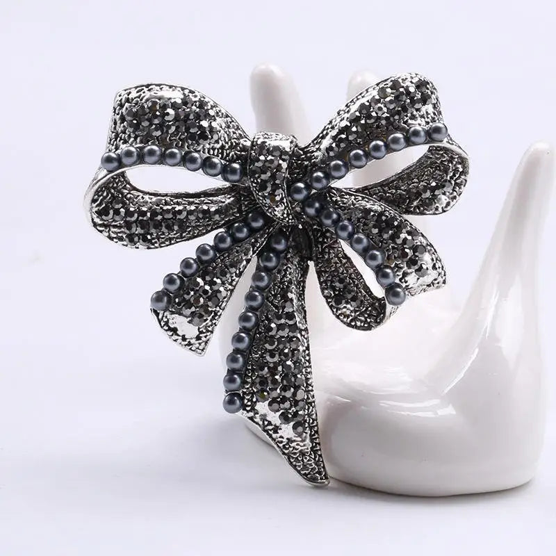Vintage Fashion Pearl Rhinestone Bowknot Brooches Women Clothing Coat Zpaxo Black