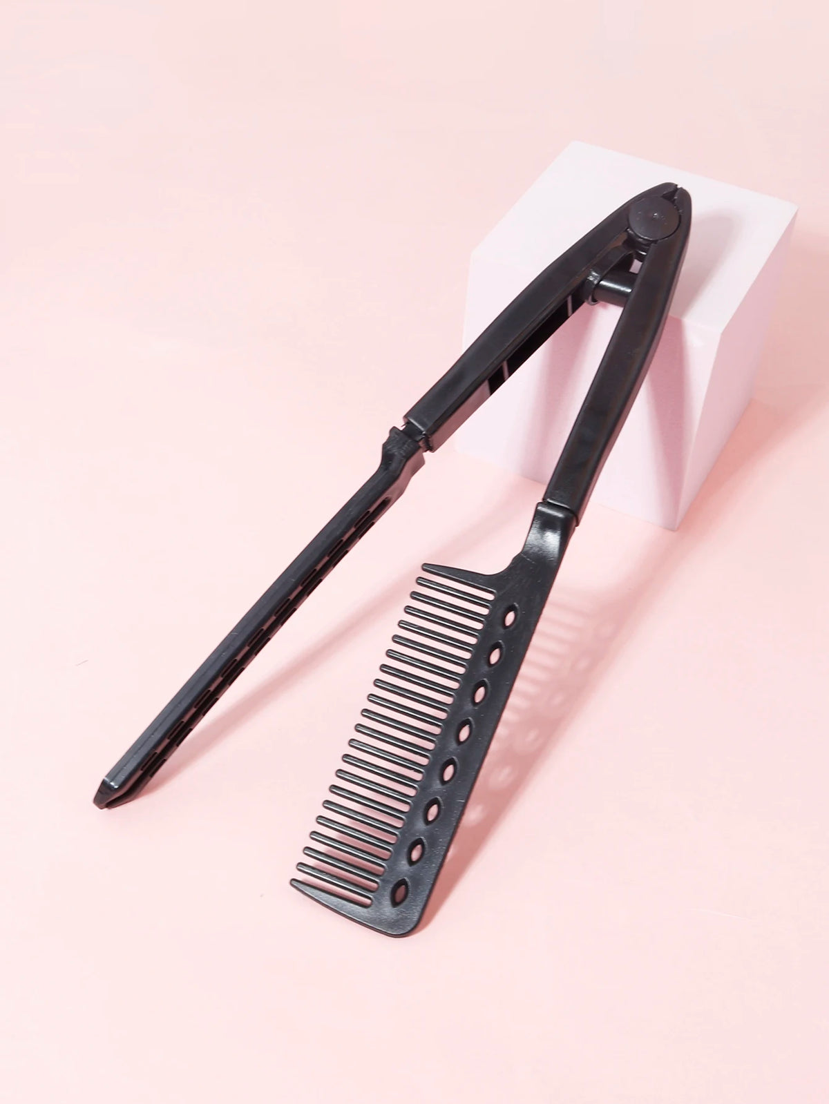 Straight hair brush, V-shaped straightener, straighten hair, suitable for hair salons, special for real hair wigs Zpaxo black
