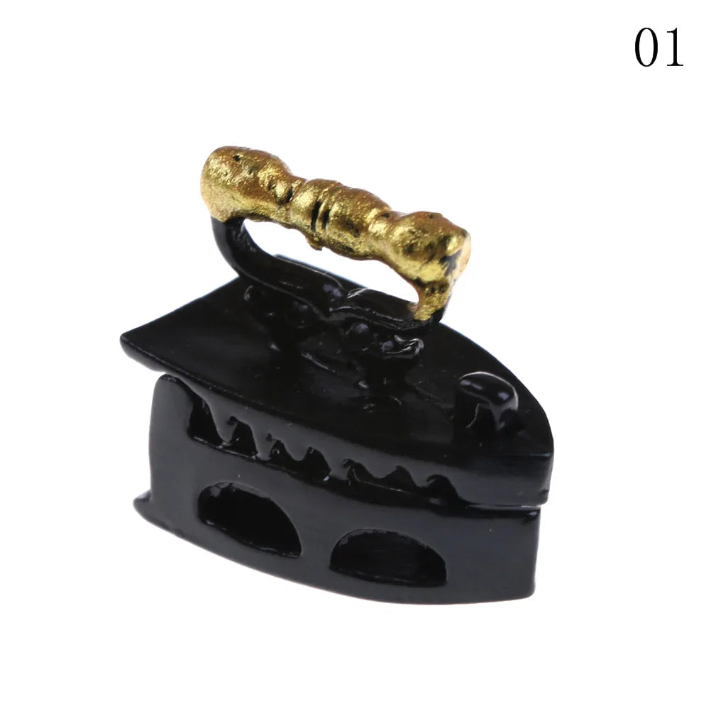 ▶1Pc 1/12 Dollhouse Miniatures Accessories Mini Steam Iron Simulation Flatiron Model for Doll House Decoration Zpaxo A
