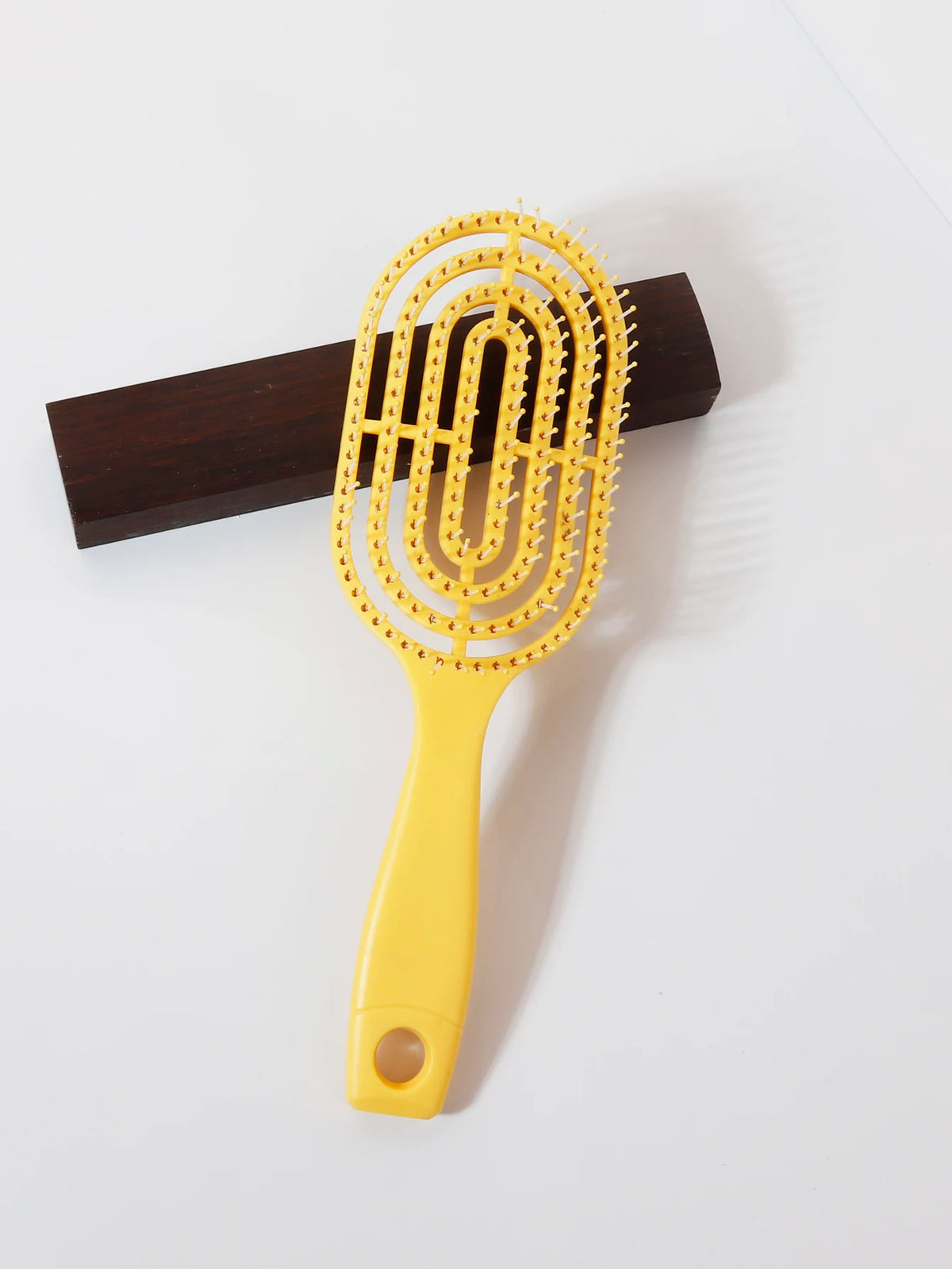 Relaxing Elastic Massage Comb Portable Hollow Comb Scalp Massage Brush Salon Styling Tool Oval Comb Special for real hair wigs Zpaxo yellow