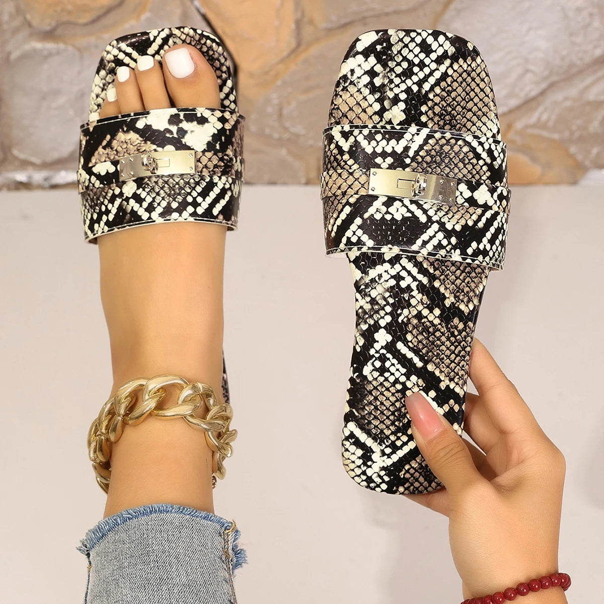 2025 Women Slippers Snake Skin Pattern Flat Non-slip Outdoor Sandals Zpaxo