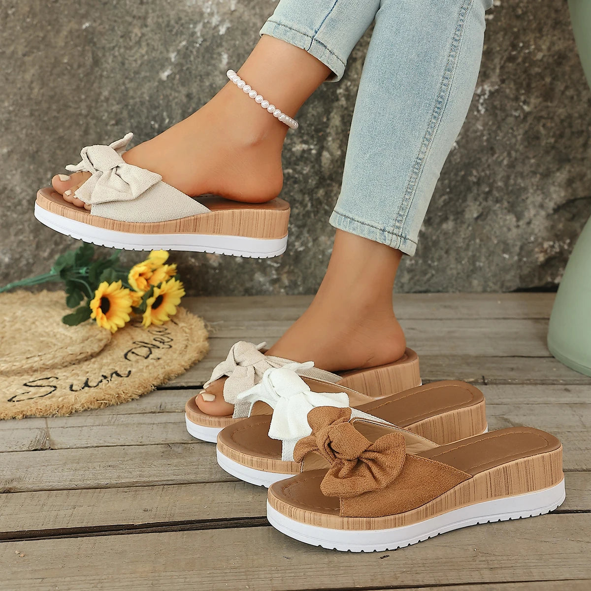 2026 Fashion Women Slippers Wedge Heels Luxury Soft Flat Sandals
