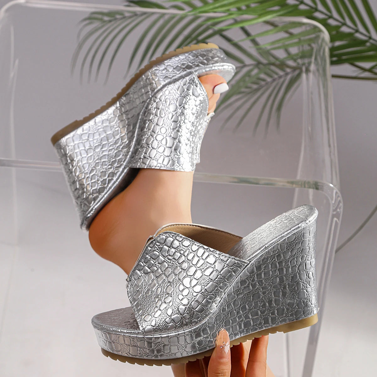 Trend Women Sandals Thick Sole Beach Shoes Summer Fashion Golden Sandals Casual Wedge Slippers Comfortable Outdoor Shoes Women Zpaxo