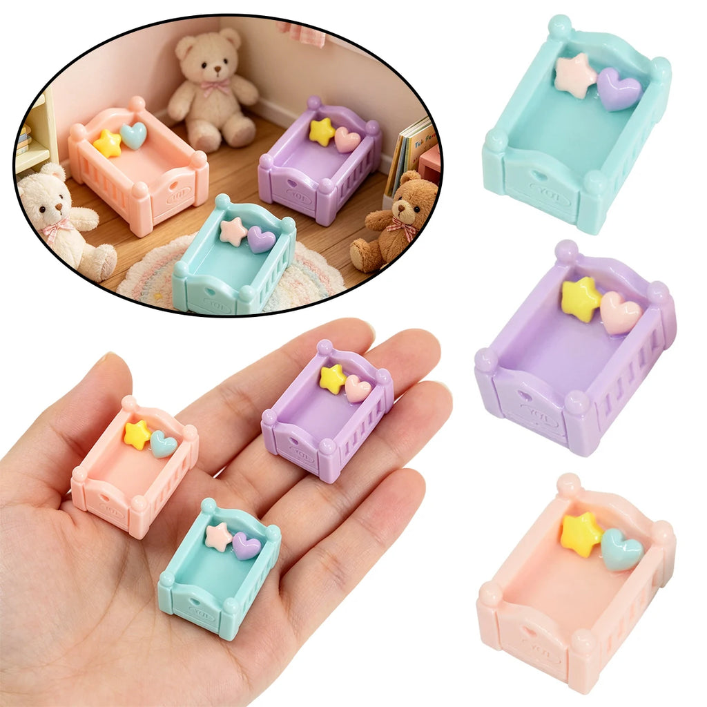 Miniature Resin Bed Figurine – Dollhouse & Cake Topper Decor