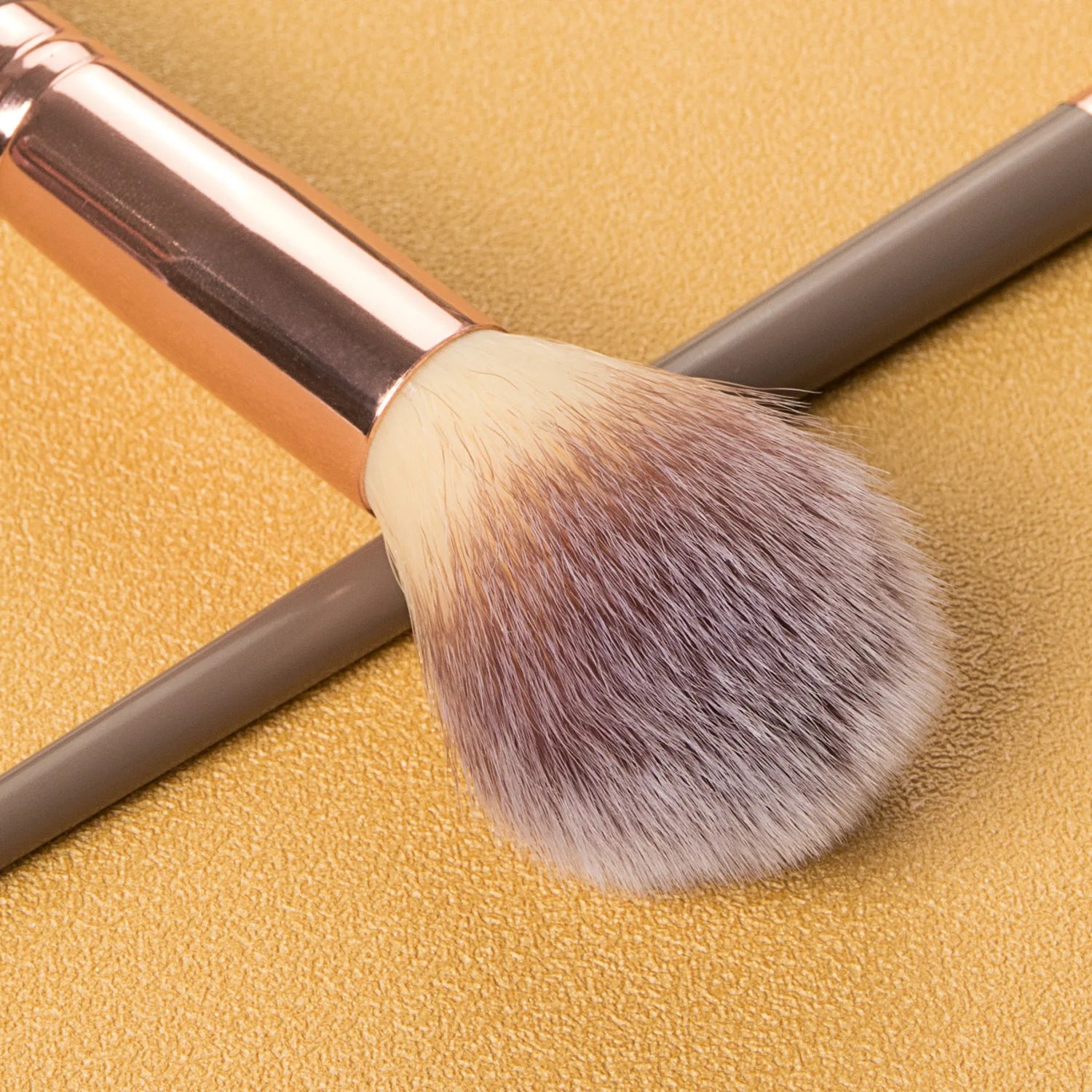 Double-Ended Makeup Brush – Kabuki, Foundation & Eyeshadow Makeup Brush Zpaxo